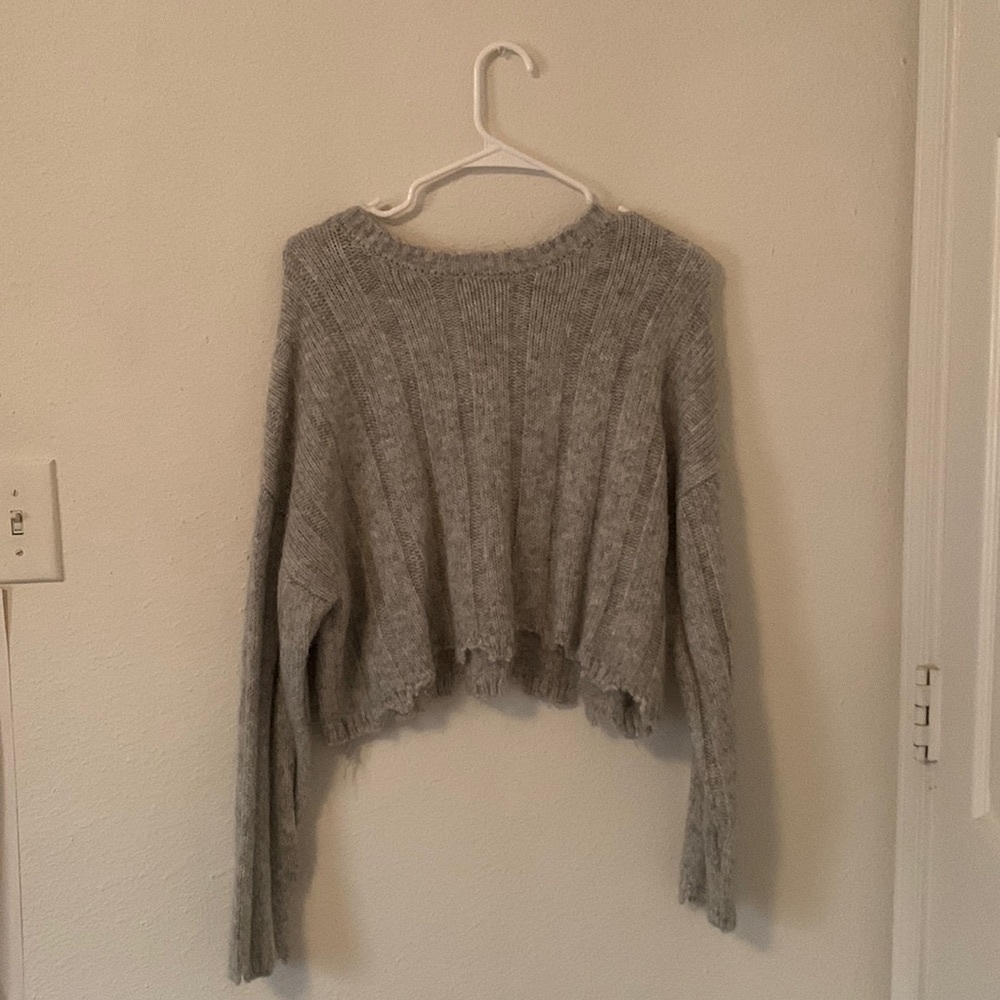 Cropped forever 21 grey sweater 🤍 size large